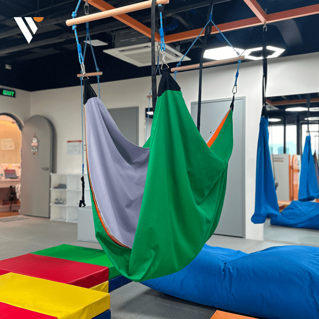 Cuddle Swing - Image 1